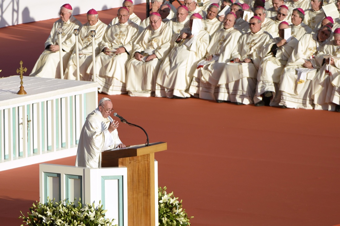 Il Papa a Firenze: la Messa allo stadio Franchi con 50 mila persone – Foto Il Papa a Firenze: la Messa allo stadio Franchi con 50 mila persone – Foto