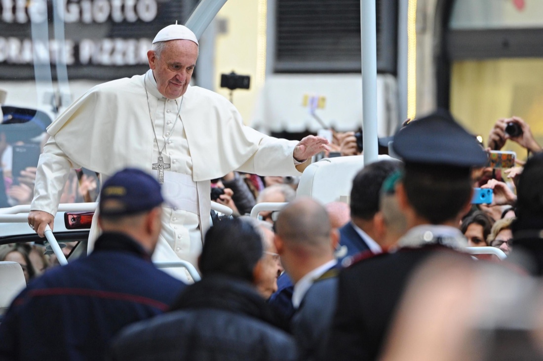 Il Papa a Firenze: la Messa allo stadio Franchi con 50 mila persone – Foto Il Papa a Firenze: la Messa allo stadio Franchi con 50 mila persone – Foto
