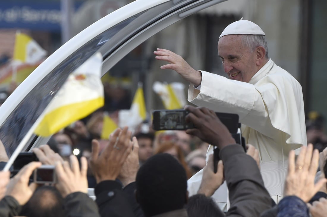 Il Papa a Firenze: la Messa allo stadio Franchi con 50 mila persone – Foto Il Papa a Firenze: la Messa allo stadio Franchi con 50 mila persone – Foto