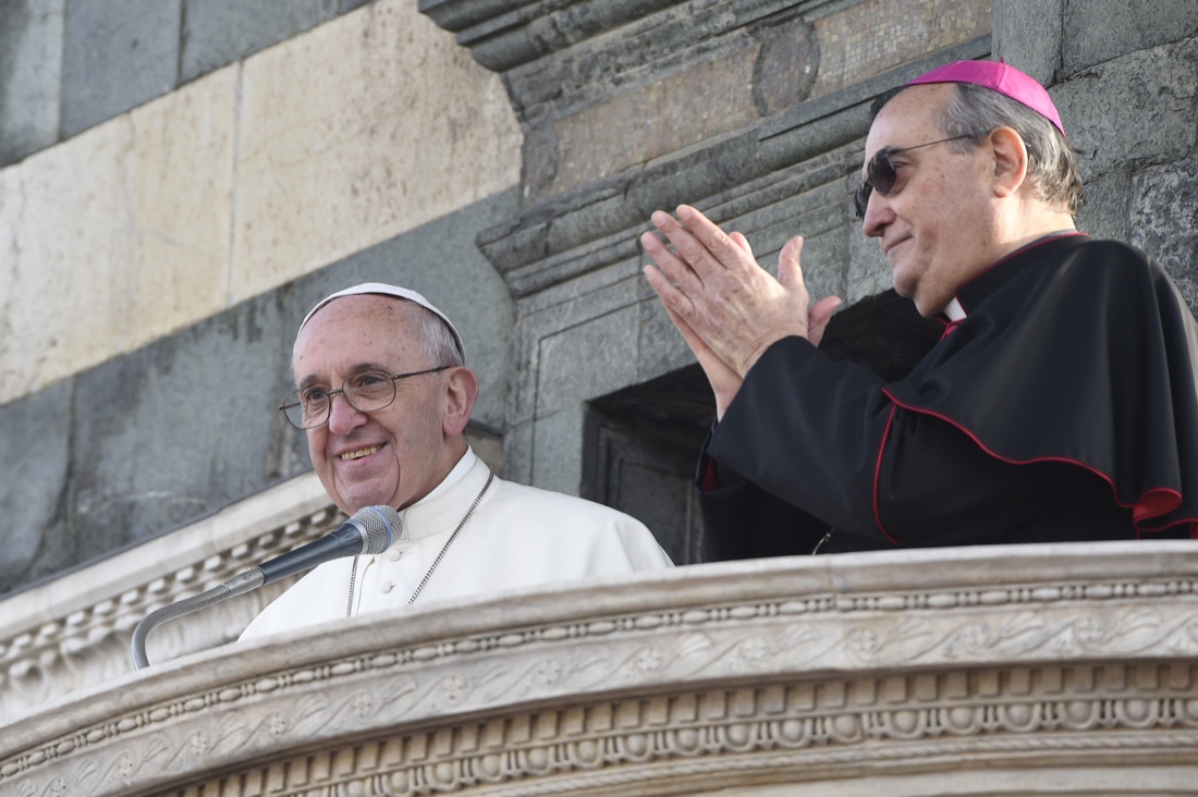 Il Papa a Firenze: la Messa allo stadio Franchi con 50 mila persone – Foto Il Papa a Firenze: la Messa allo stadio Franchi con 50 mila persone – Foto