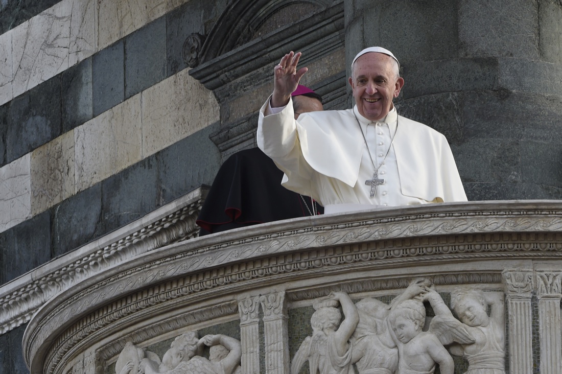 Il Papa a Firenze: la Messa allo stadio Franchi con 50 mila persone – Foto Il Papa a Firenze: la Messa allo stadio Franchi con 50 mila persone – Foto