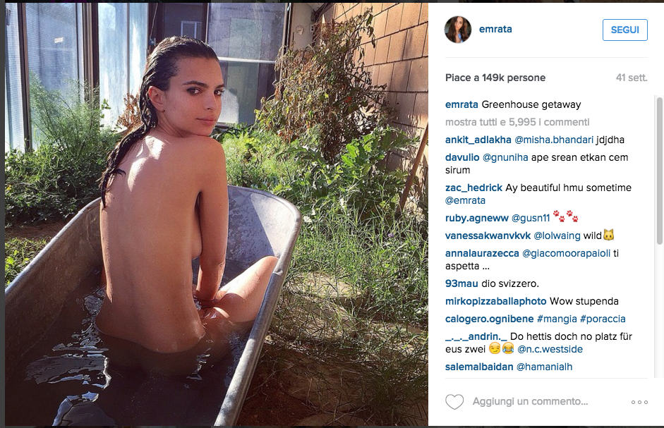 Emily Ratajkowski, nuda per sbaglio sui social