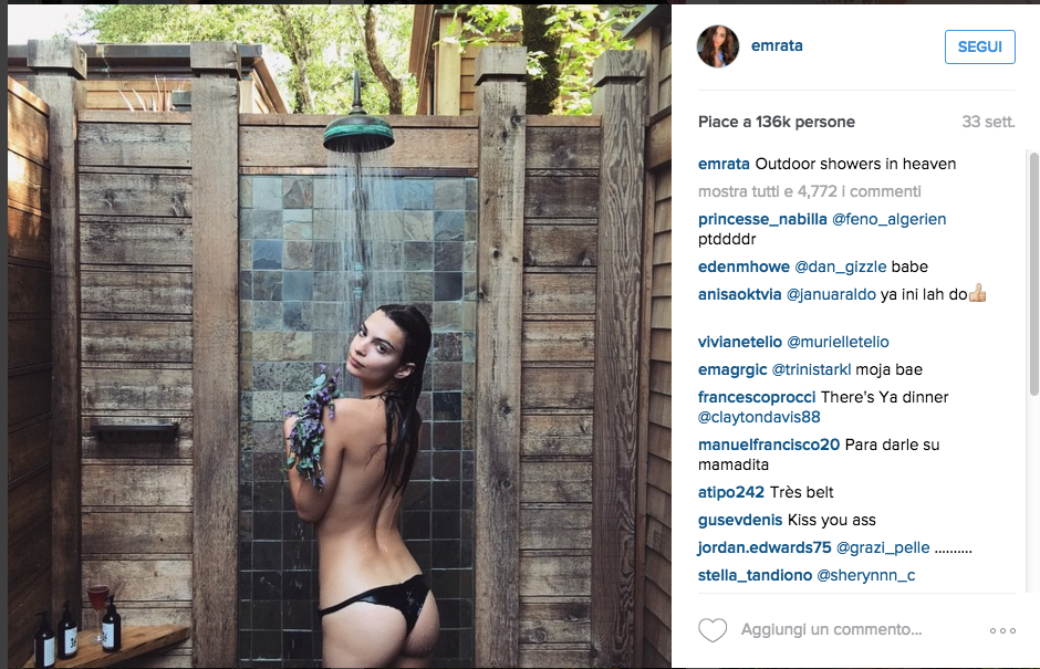 Emily Ratajkowski, nuda per sbaglio sui social