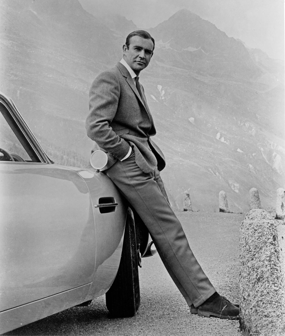 James Bond, non solo Aston Martin: auto, moto e velivoli dello 007 – Foto