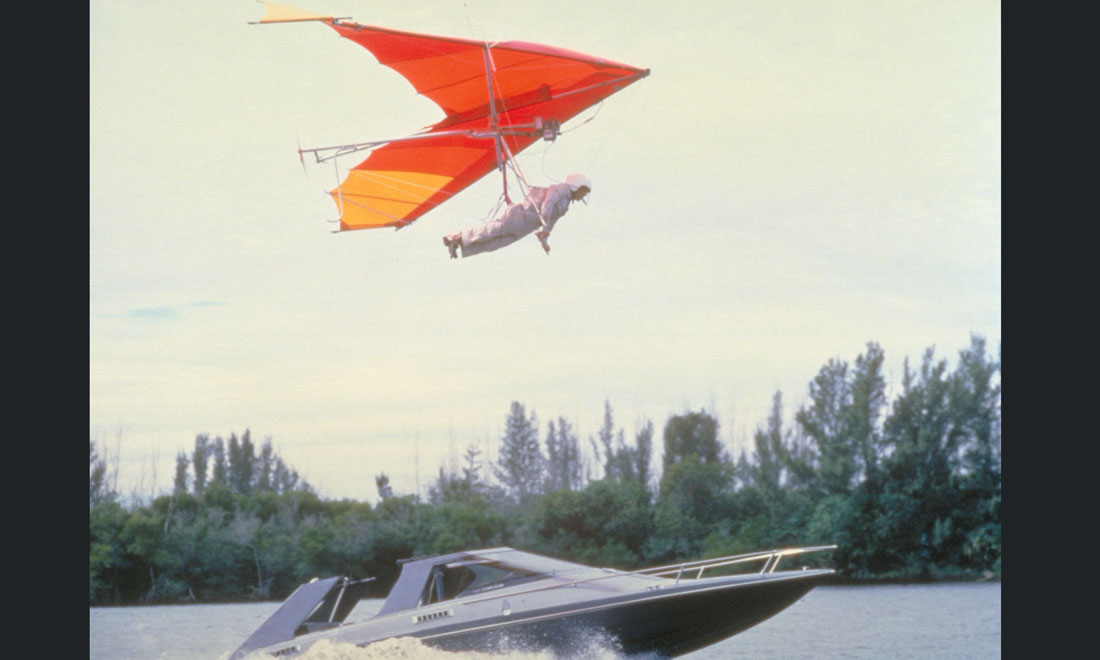 James Bond, non solo Aston Martin: auto, moto e velivoli dello 007 – Foto