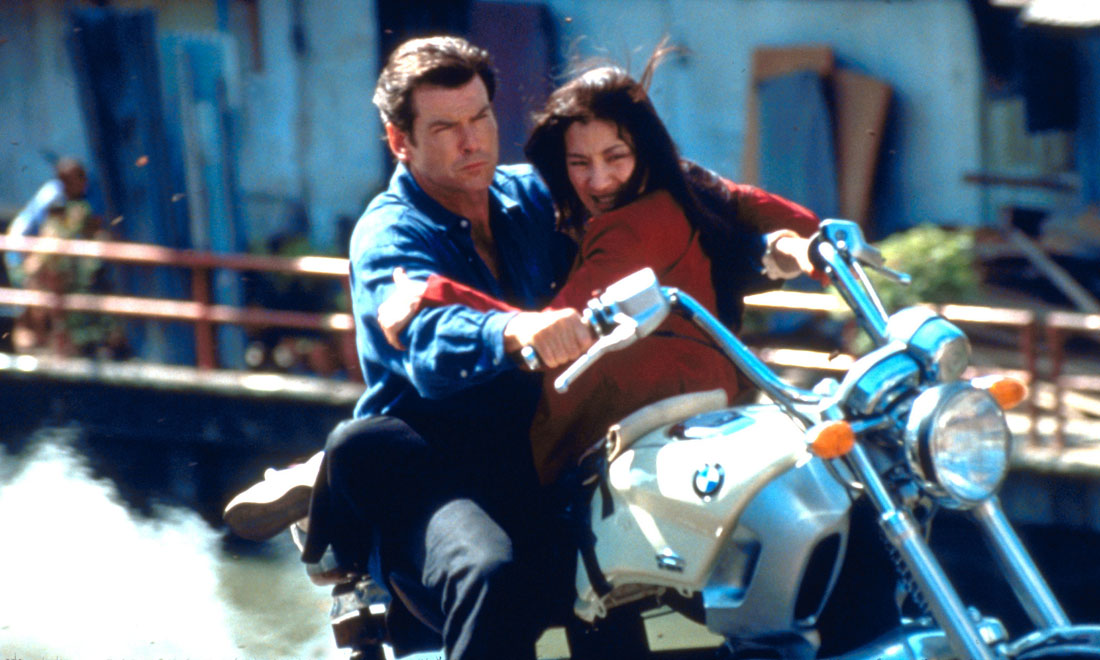 James Bond, non solo Aston Martin: auto, moto e velivoli dello 007 – Foto