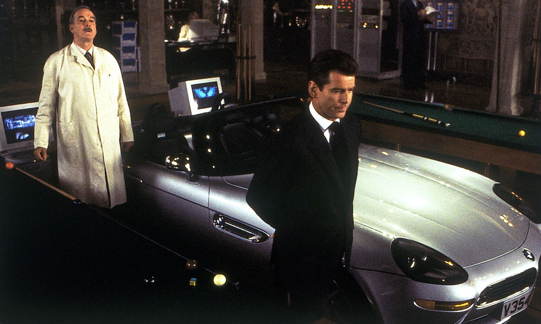 James Bond, non solo Aston Martin: auto, moto e velivoli dello 007 – Foto