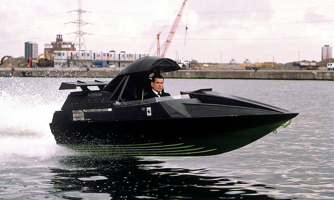 James Bond, non solo Aston Martin: auto, moto e velivoli dello 007 – Foto