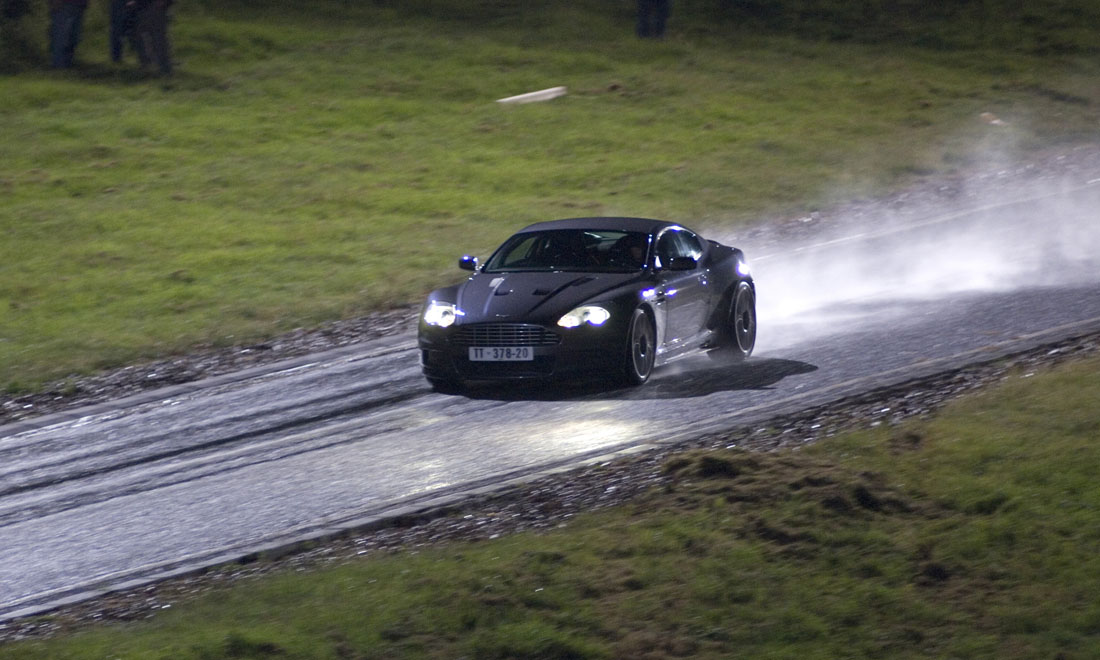 James Bond, non solo Aston Martin: auto, moto e velivoli dello 007 – Foto