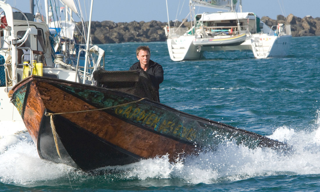 James Bond, non solo Aston Martin: auto, moto e velivoli dello 007 – Foto