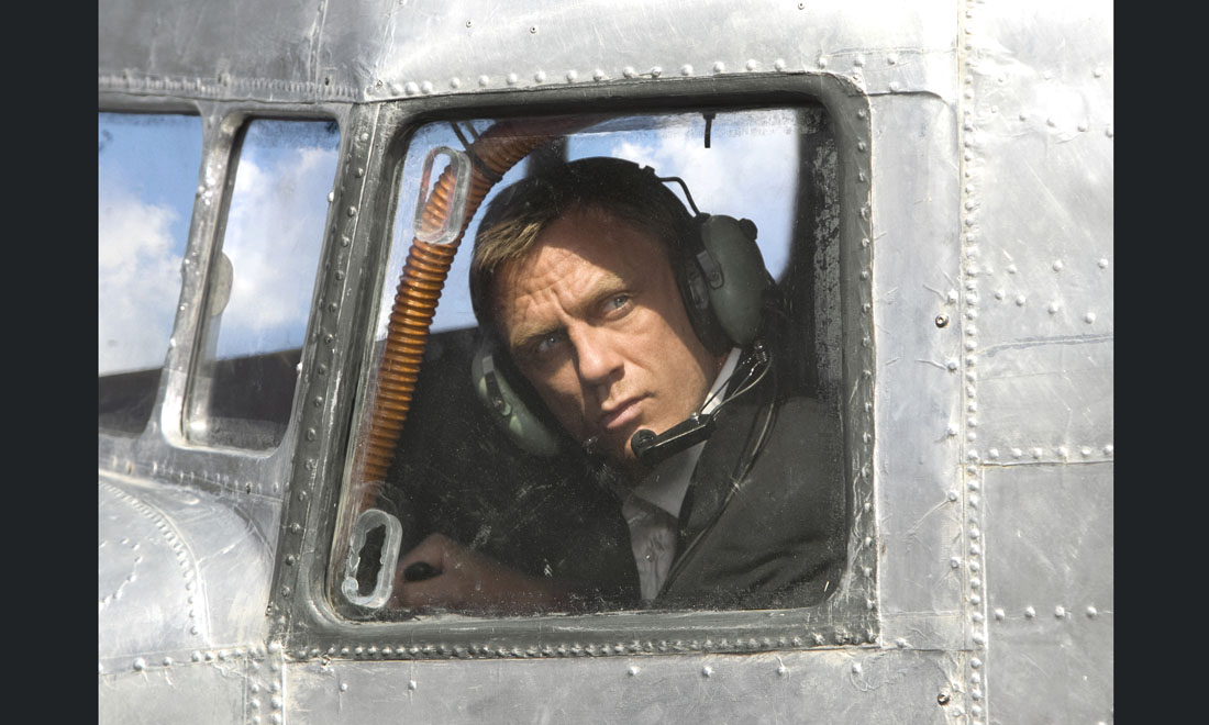 James Bond, non solo Aston Martin: auto, moto e velivoli dello 007 – Foto