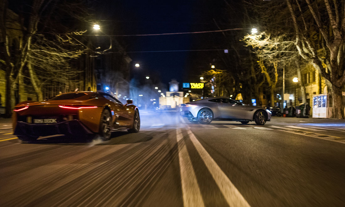 James Bond, non solo Aston Martin: auto, moto e velivoli dello 007 – Foto