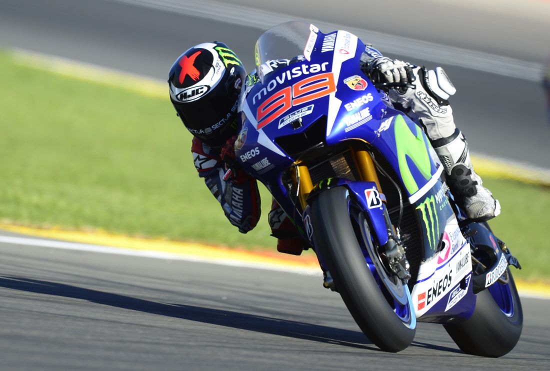 Gp Valencia: foto-cronaca del duello tra Rossi e Lorenzo Gp Valencia: foto-cronaca del duello tra Rossi e Lorenzo
