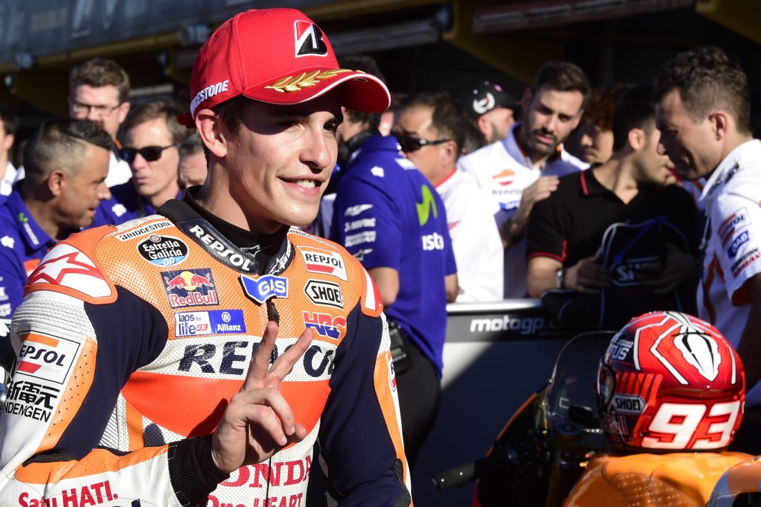 Gp Valencia: foto-cronaca del duello tra Rossi e Lorenzo Gp Valencia: foto-cronaca del duello tra Rossi e Lorenzo