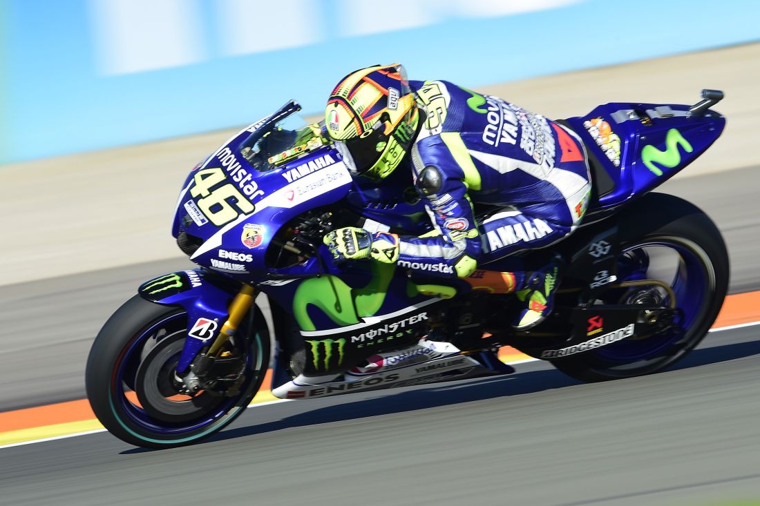 Gp Valencia: foto-cronaca del duello tra Rossi e Lorenzo Gp Valencia: foto-cronaca del duello tra Rossi e Lorenzo