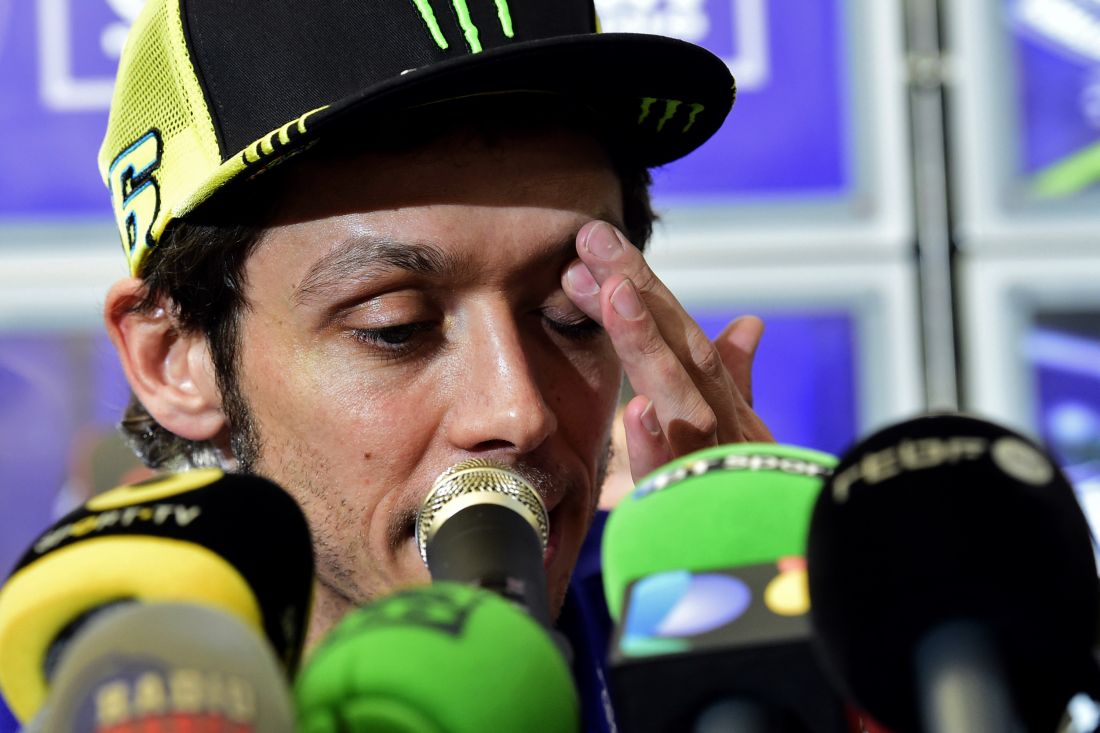 Gp Valencia: foto-cronaca del duello tra Rossi e Lorenzo Gp Valencia: foto-cronaca del duello tra Rossi e Lorenzo