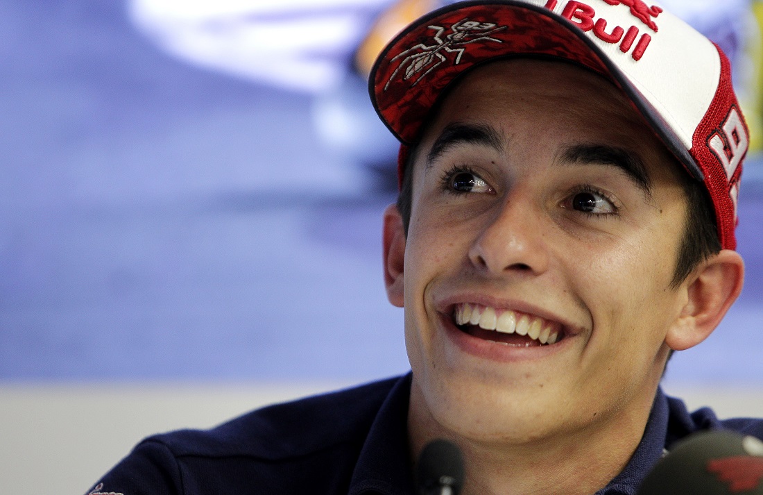 Gp Valencia: foto-cronaca del duello tra Rossi e Lorenzo Gp Valencia: foto-cronaca del duello tra Rossi e Lorenzo
