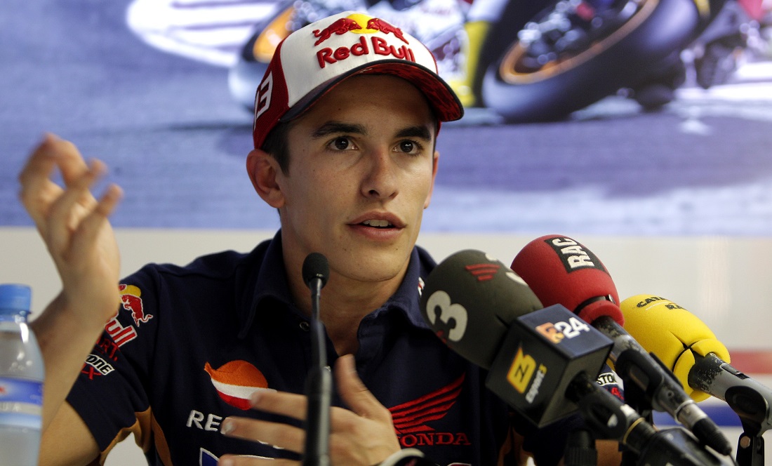 Gp Valencia: foto-cronaca del duello tra Rossi e Lorenzo Gp Valencia: foto-cronaca del duello tra Rossi e Lorenzo