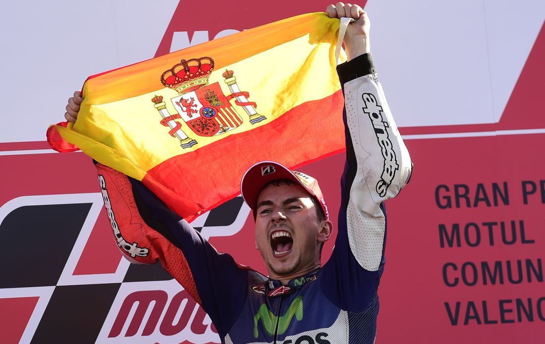 Galleria foto 'Gp Valencia: foto-cronaca del duello tra Rossi e Lorenzo' - foto 1