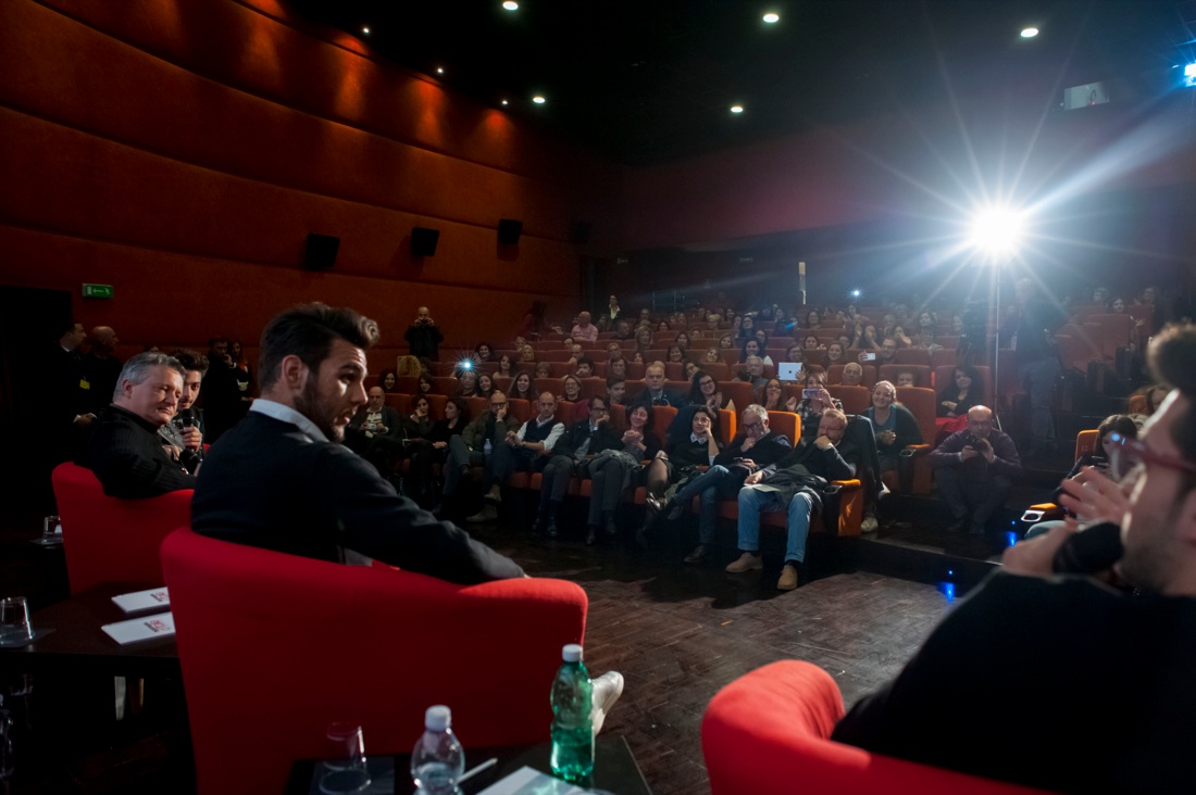 Il Volo a Bari, tre generazioni di fan al settimo cielo