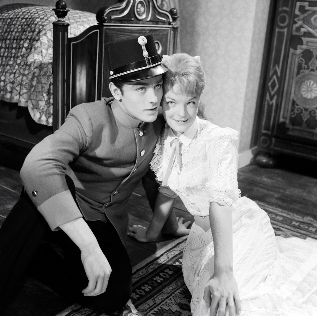 Alain Delon, bello e irrequieto: 80 anni per il divo francese – Foto