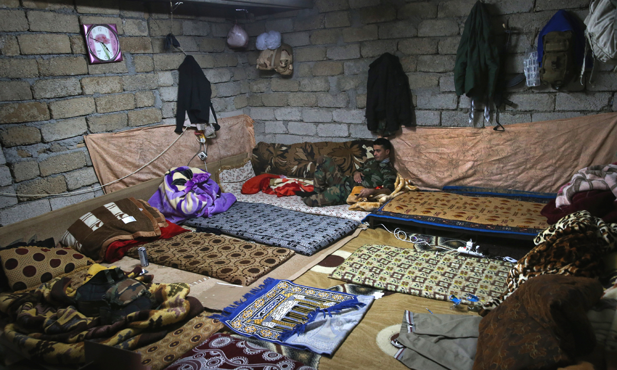 Peshmerga curdi contro l’ISIS in Iraq: foto dal fronte