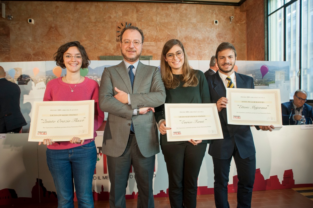 300 libri a tre scuole di Bari 300 libri a tre scuole di Bari