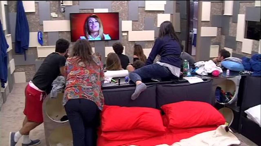 Grande Fratello 14: a sorpresa entrano Facchinetti e un “uomo misterioso” Grande Fratello 14: a sorpresa entrano Facchinetti e un “uomo misterioso”