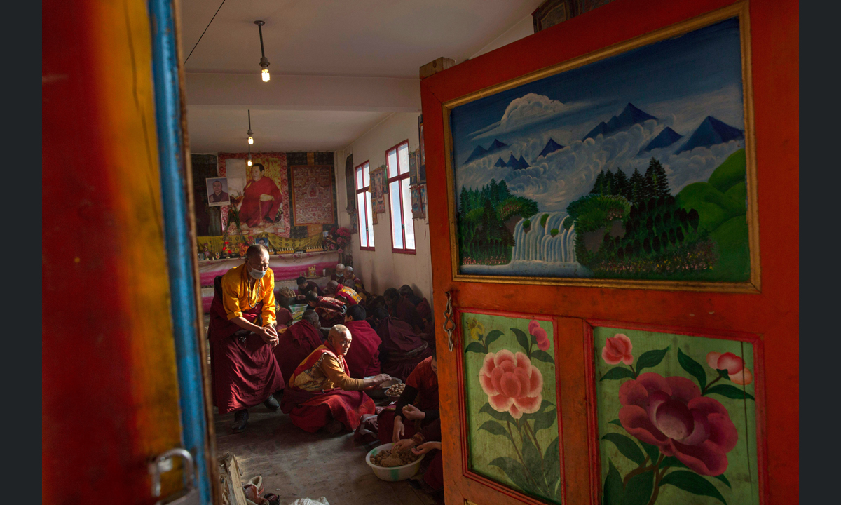 Viaggio nella valle del buddhismo tibetano