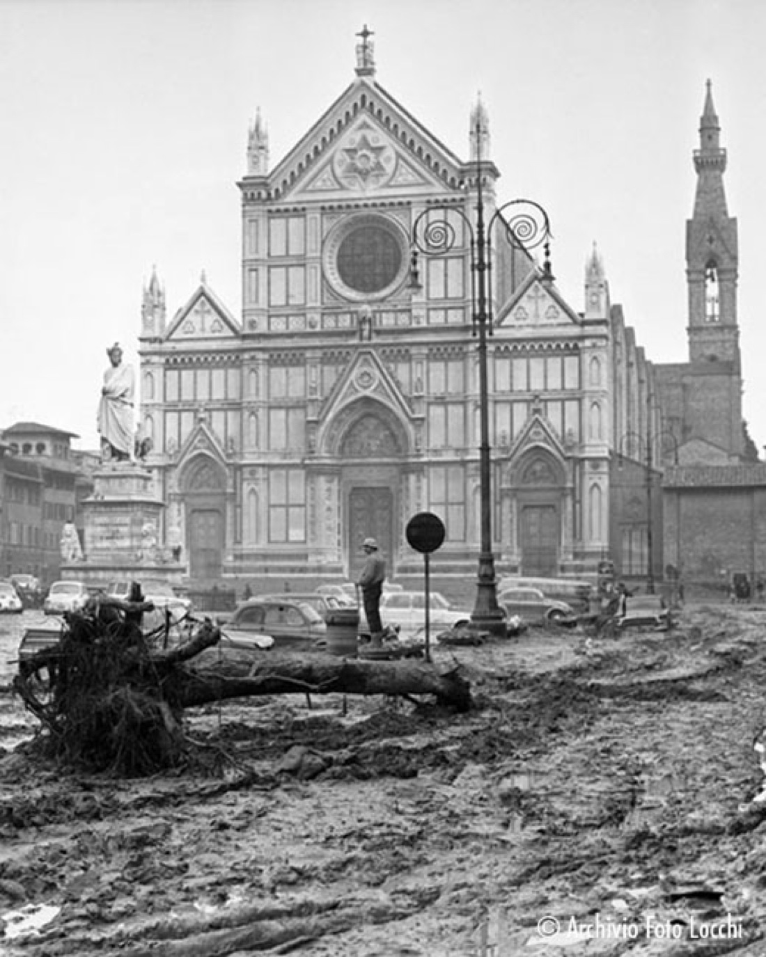 L’alluvione di Firenze del ’66 negli scatti dell’Archivio Locchi