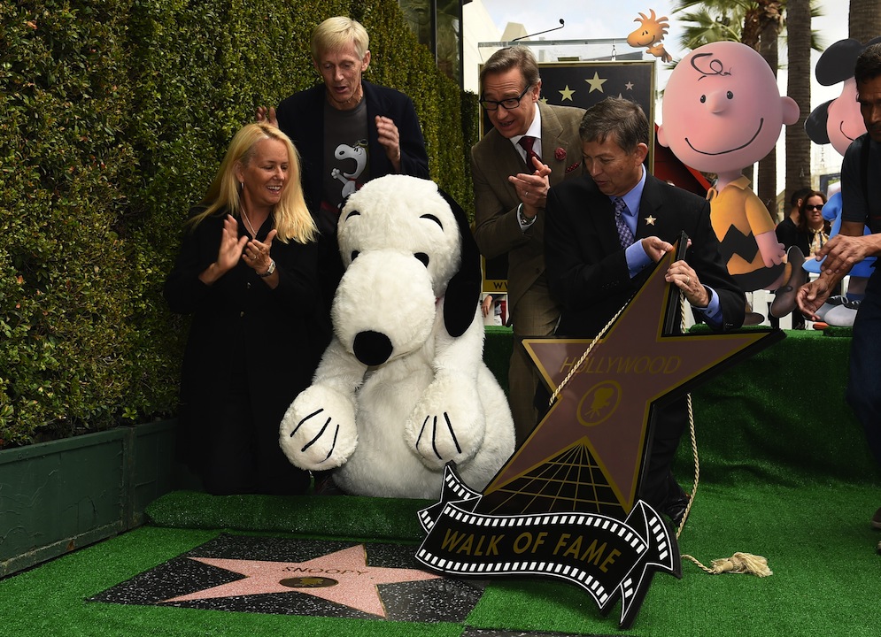 La stella di Snoopy brilla ad Hollywood