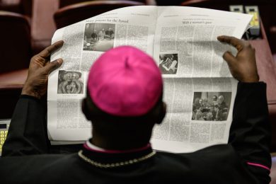 Scandalo in Vaticano: le reazioni agli arresti