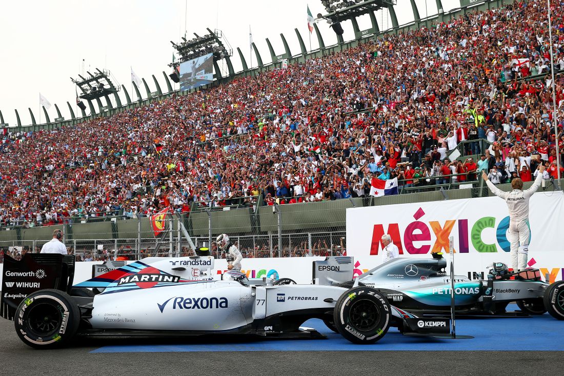 Gp Messico: 150mila persone per il ritorno della F1 dopo 23 anni Gp Messico: 150mila persone per il ritorno della F1 dopo 23 anni