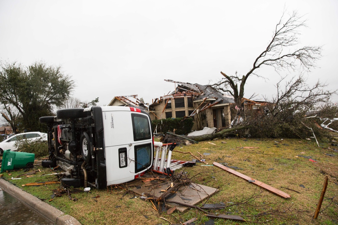 Usa, inondazioni e tornado in Texas: le foto