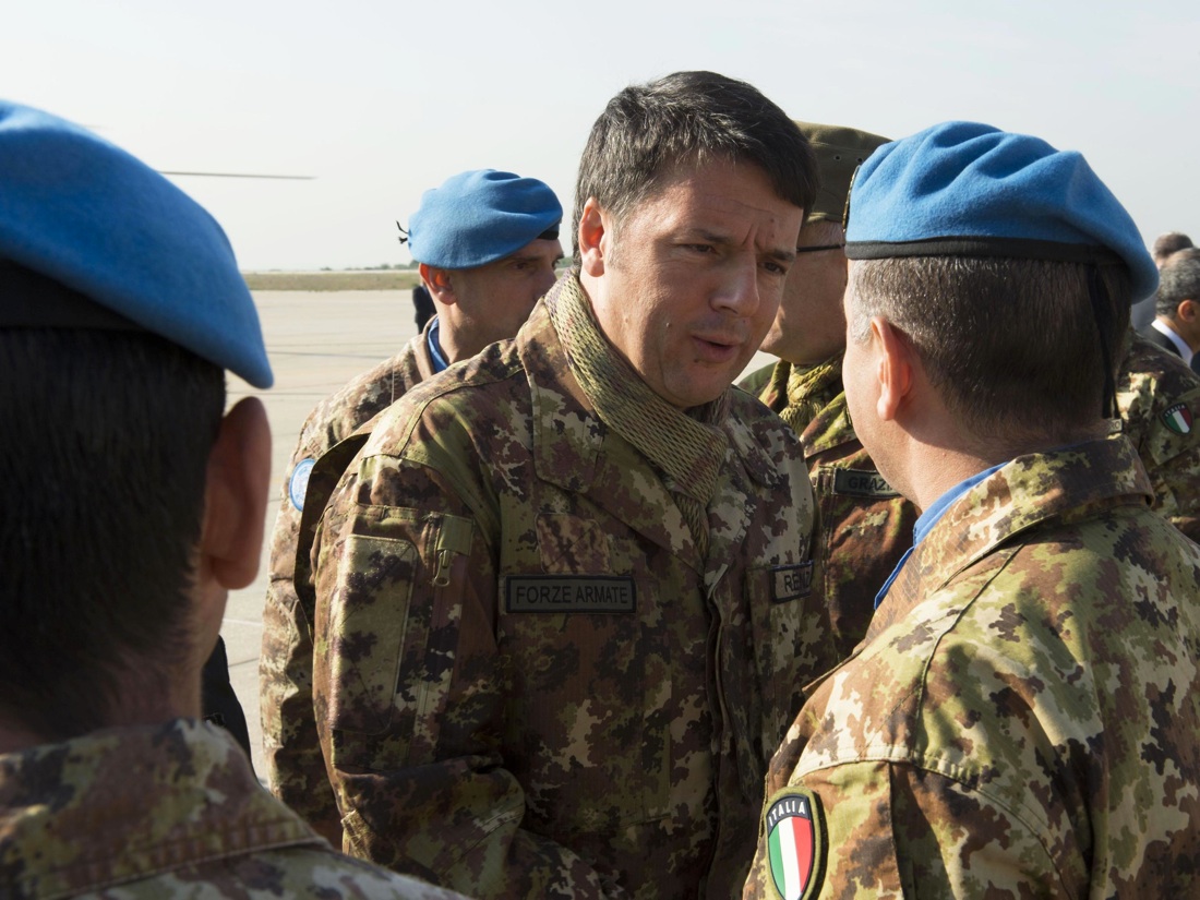 Renzi in Libano dai caschi blu italiani – Foto