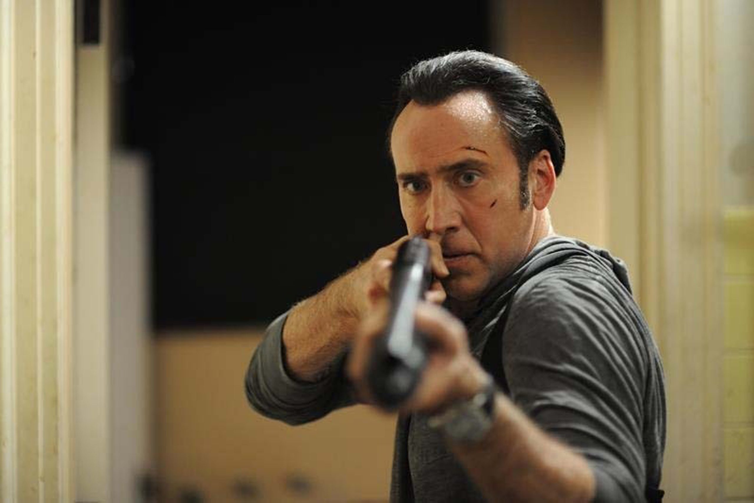 Nicolas Cage restituisce un dinosauro acquistato illegalmente Nicolas Cage restituisce un dinosauro acquistato illegalmente