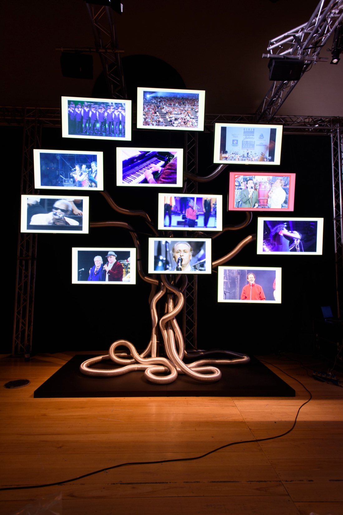 Renzo Arbore: Lasciate ogni tristezza voi ch’ entrate