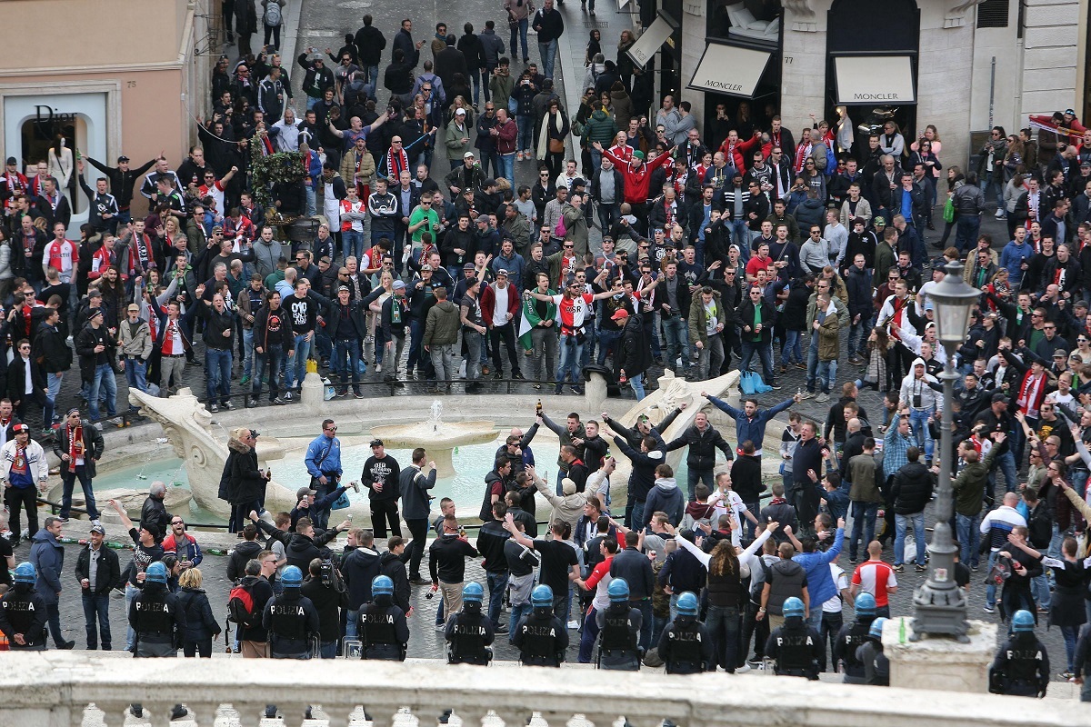 Violenza negli stadi: più feriti e Daspo ed emergenza arbitri