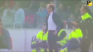 Allegri furioso si strappa la giacca