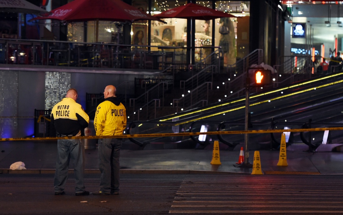 Las Vegas, auto sulla folla, un morto e decine di feriti – Foto