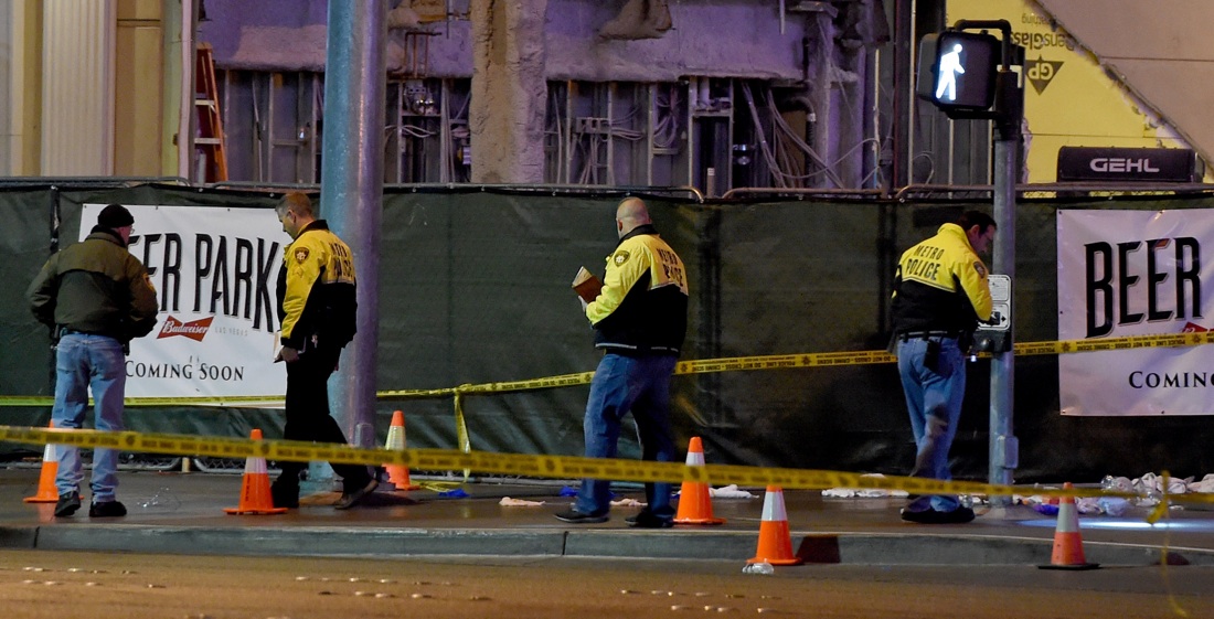 Las Vegas, auto sulla folla, un morto e decine di feriti – Foto