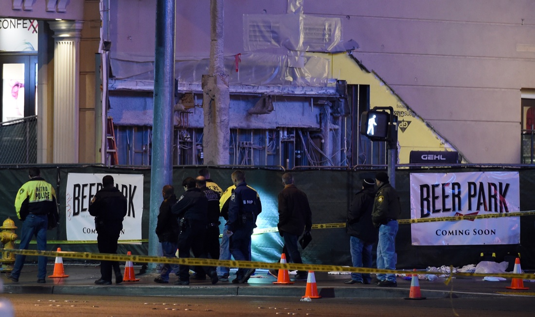 Las Vegas, auto sulla folla, un morto e decine di feriti – Foto