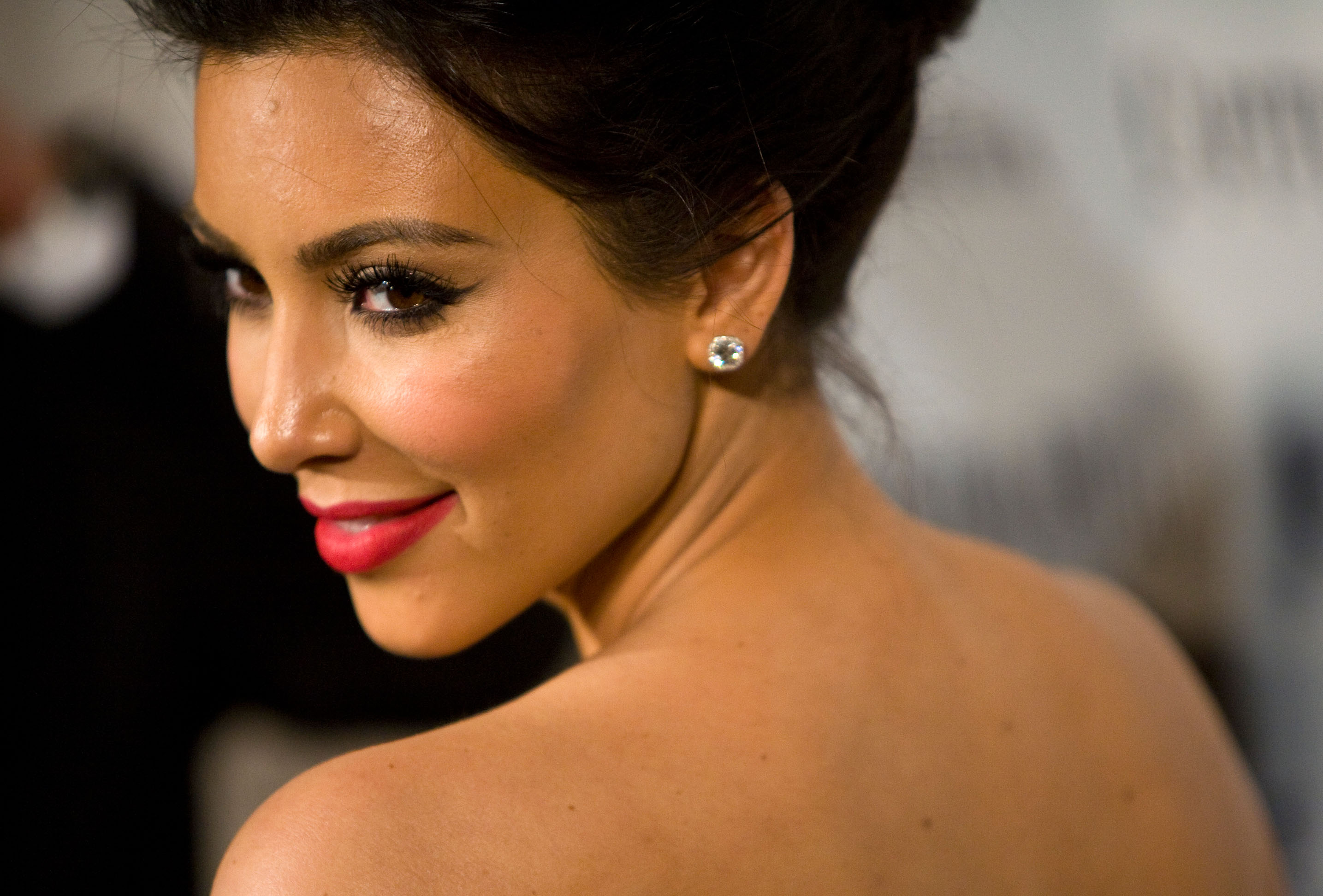 Kim Kardashian punta al ghiaccio per bruciare i chili di troppo Kim Kardashian punta al ghiaccio per bruciare i chili di troppo