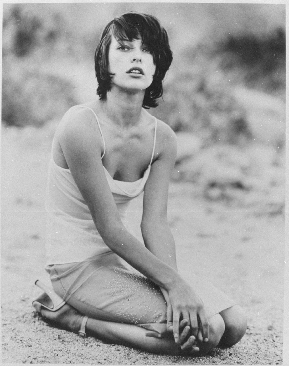 Milla Jovovich, 40 anni per la donna con la pistola – Foto Milla Jovovich, 40 anni per la donna con la pistola – Foto