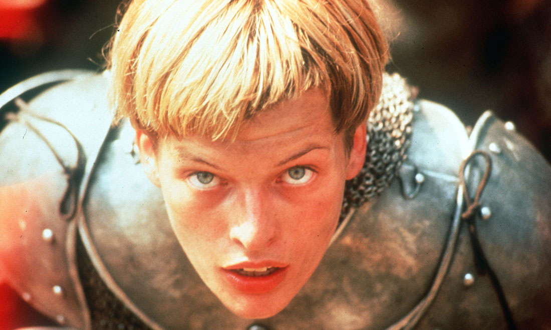 Milla Jovovich, 40 anni per la donna con la pistola – Foto Milla Jovovich, 40 anni per la donna con la pistola – Foto