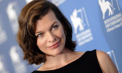 Milla Jovovich, 40 anni per la donna con la pistola – Foto