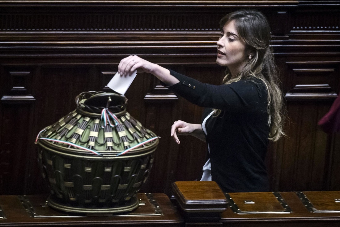 La sfiducia alla Boschi: dubbi e certezze