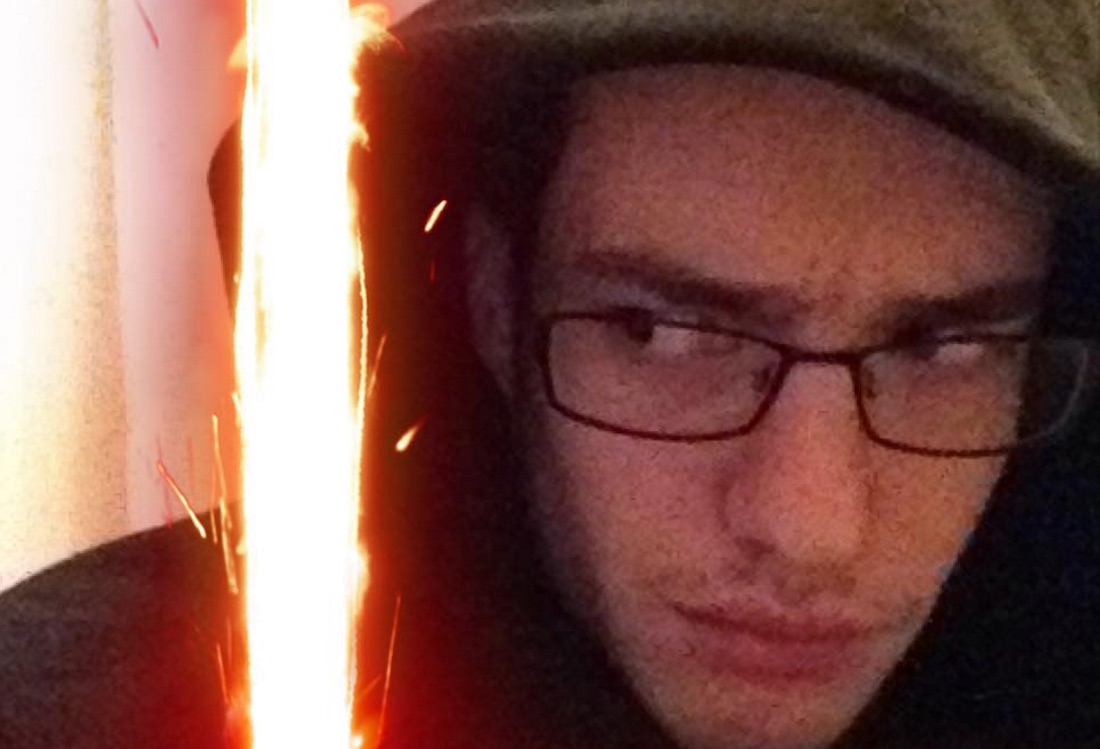 Facebook: come trasformare la foto profilo in stile Star Wars Facebook: come trasformare la foto profilo in stile Star Wars