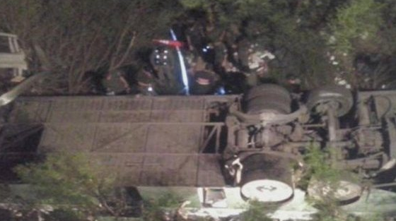 Argentina, pullman in un burrone, decine di morti – Foto Argentina, pullman in un burrone, decine di morti – Foto
