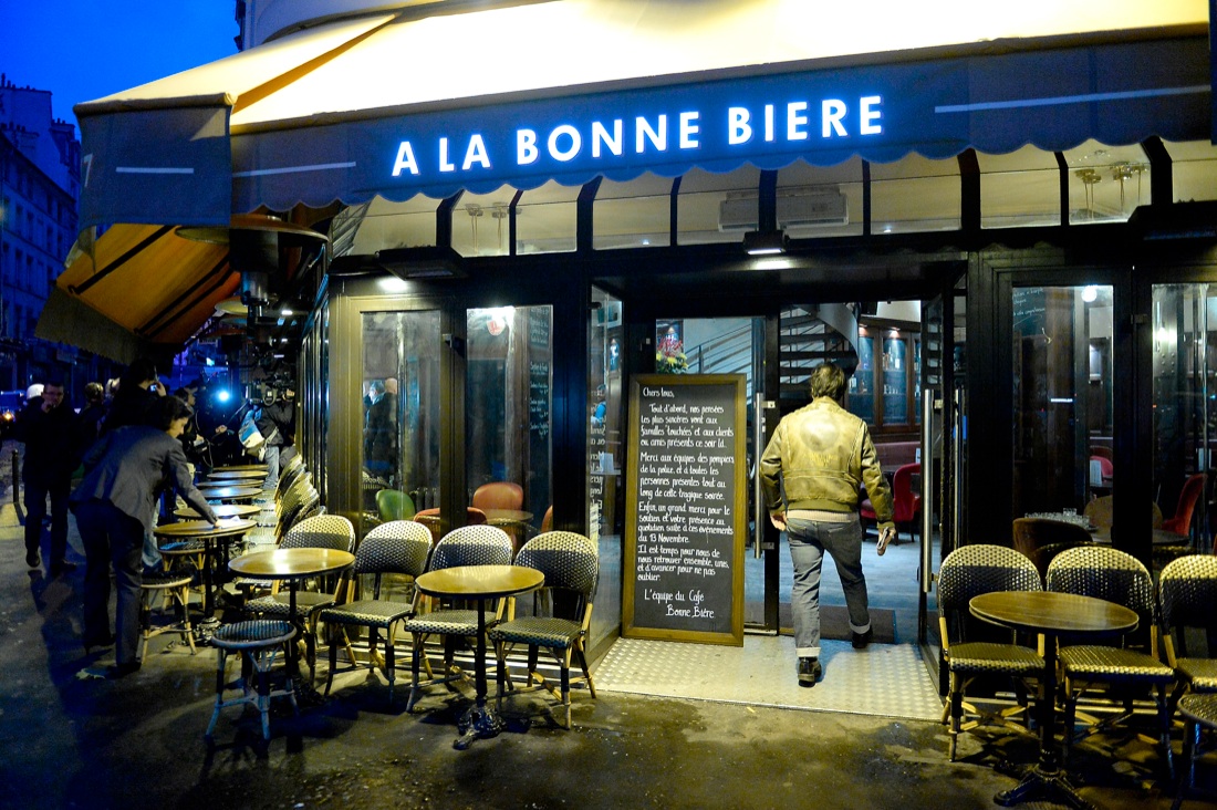 Parigi, la vita un mese dopo la strage